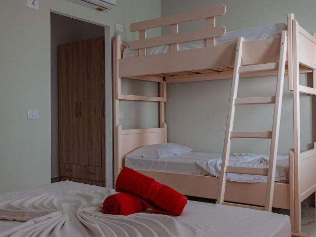 Plazhi Gjeneralit - Small Cabins - Bungalows - Apartaments - Villas - Suite Кавая Екстер'єр фото