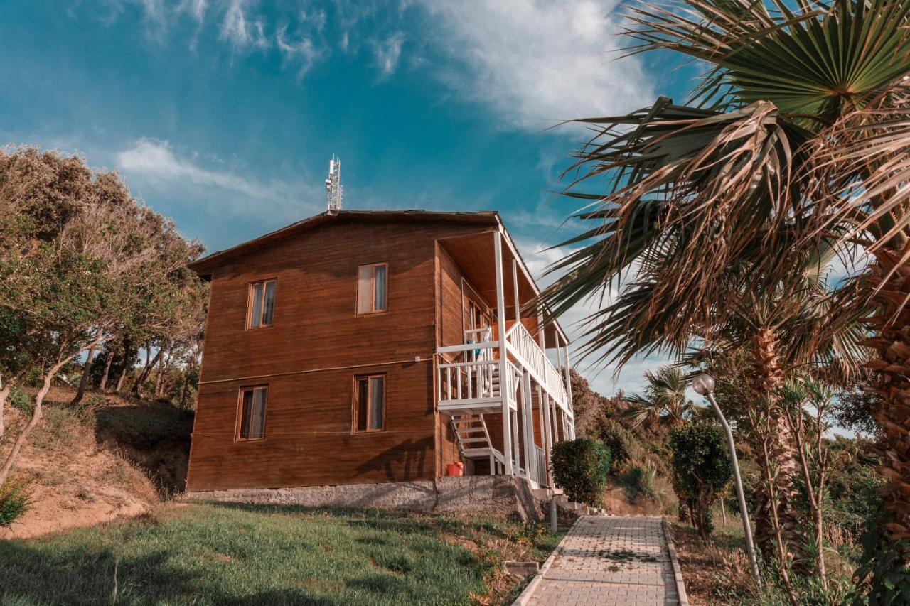 Plazhi Gjeneralit - Small Cabins - Bungalows - Apartaments - Villas - Suite Кавая Екстер'єр фото