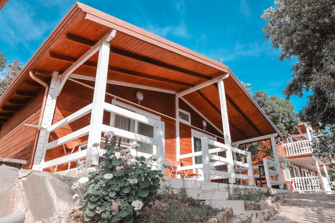 Plazhi Gjeneralit - Small Cabins - Bungalows - Apartaments - Villas - Suite Кавая Екстер'єр фото