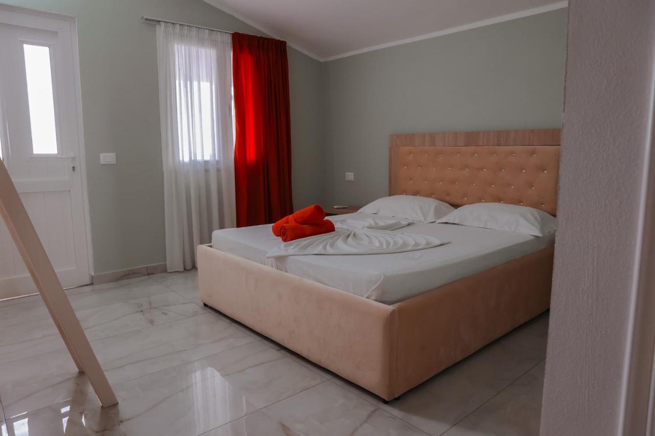 Plazhi Gjeneralit - Small Cabins - Bungalows - Apartaments - Villas - Suite Кавая Екстер'єр фото