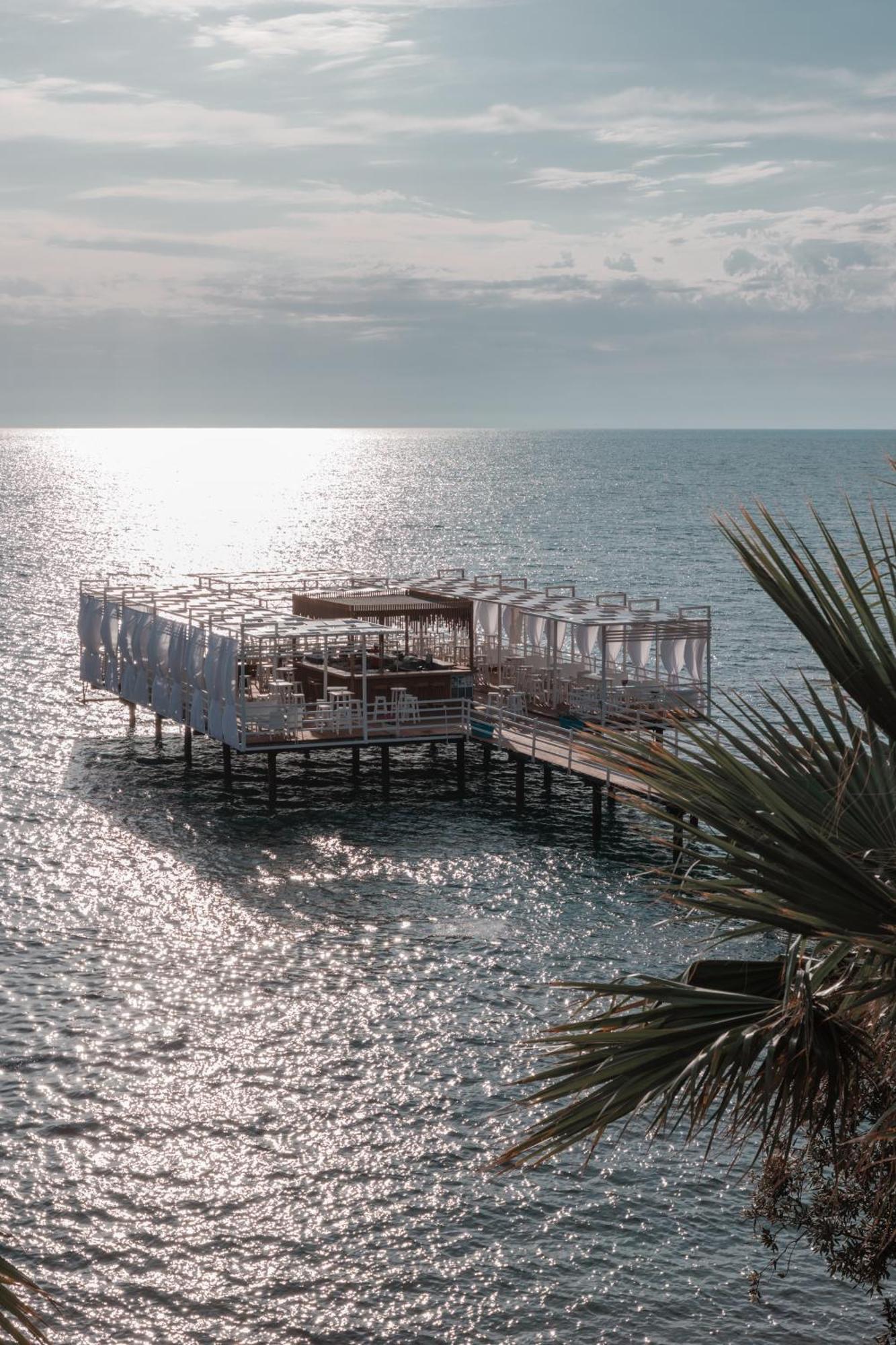 Plazhi Gjeneralit - Small Cabins - Bungalows - Apartaments - Villas - Suite Кавая Екстер'єр фото