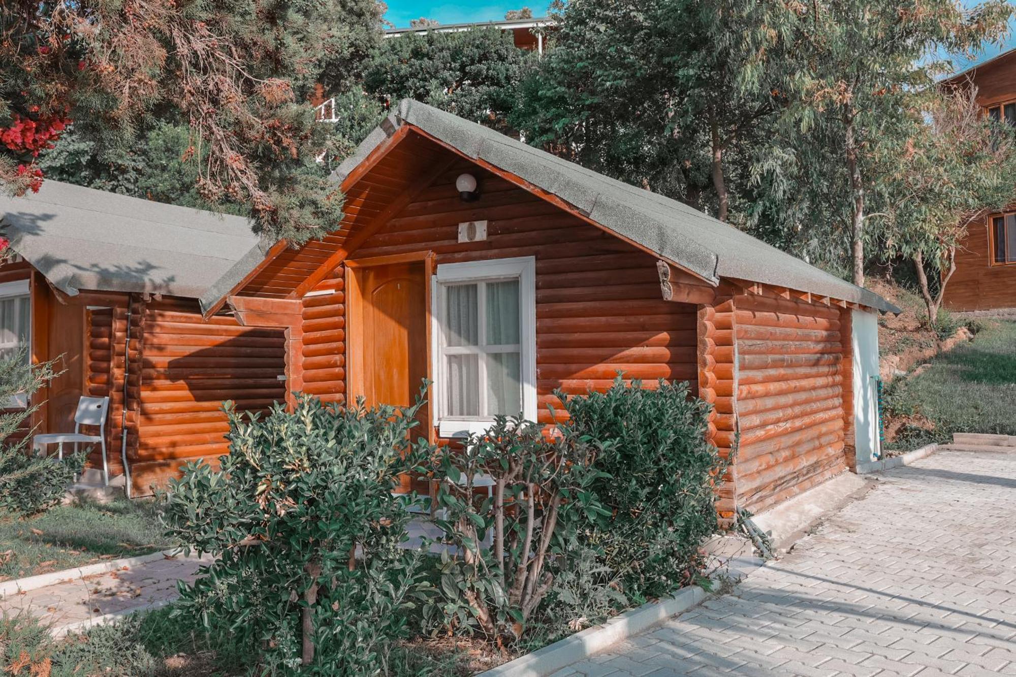 Plazhi Gjeneralit - Small Cabins - Bungalows - Apartaments - Villas - Suite Кавая Екстер'єр фото